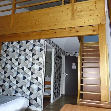 Logis Les 3 Marchands Hotel 2*