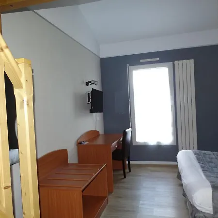 Hotel Logis Les 3 Marchands