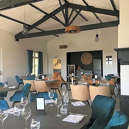 Hotel Logis Les 3 Marchands