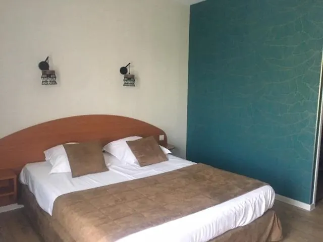 Logis Les 3 Marchands Bressuire