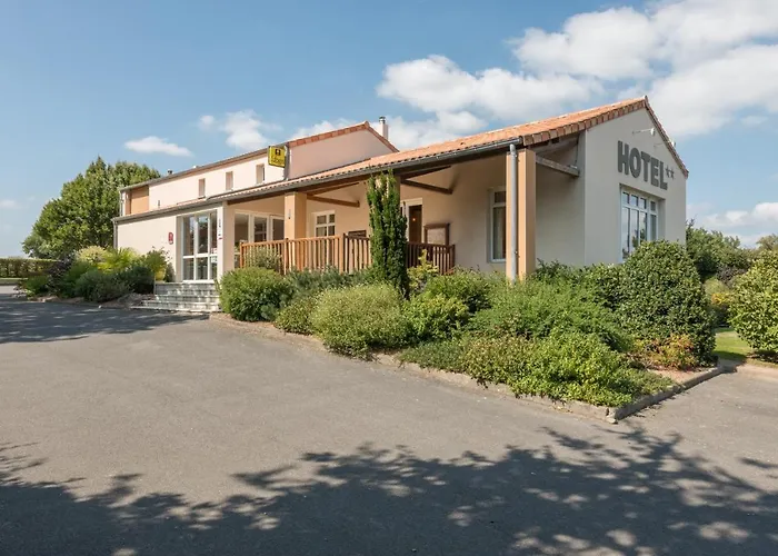 Logis Les 3 Marchands Ξενοδοχείο Bressuire